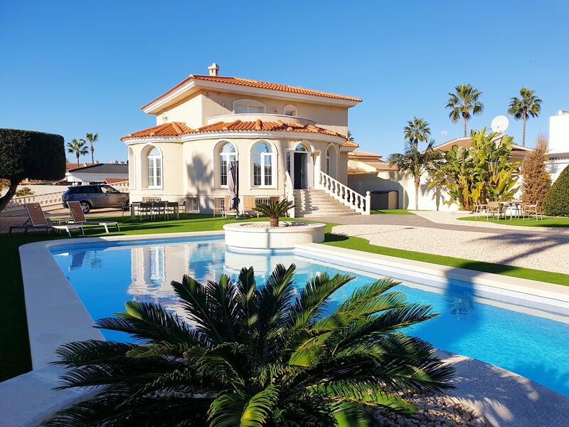 Villa for sale in Ciudad Quesada, Alicante
