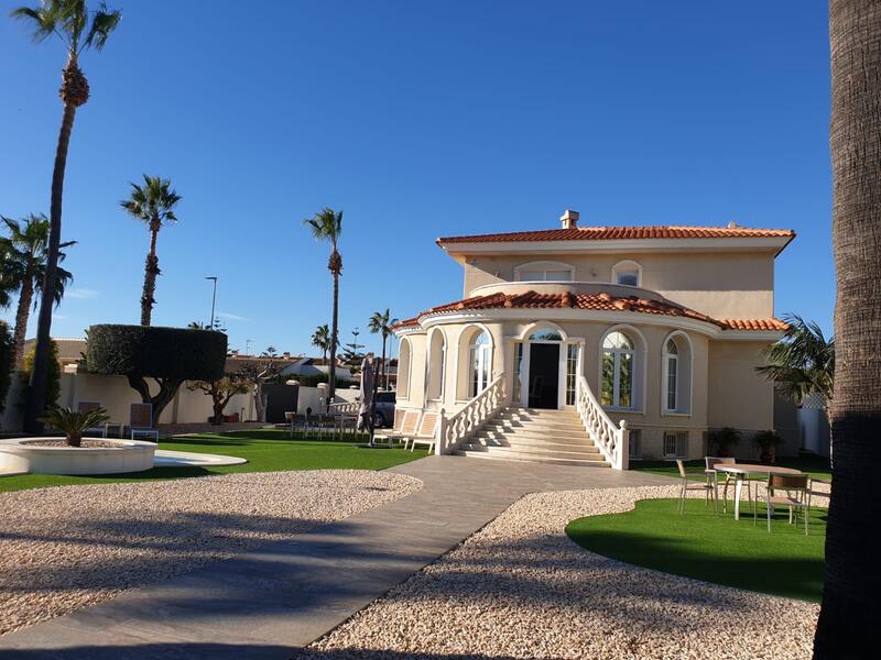 5 soverom Villa til salgs