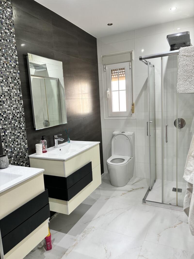 5 soverom Villa til salgs