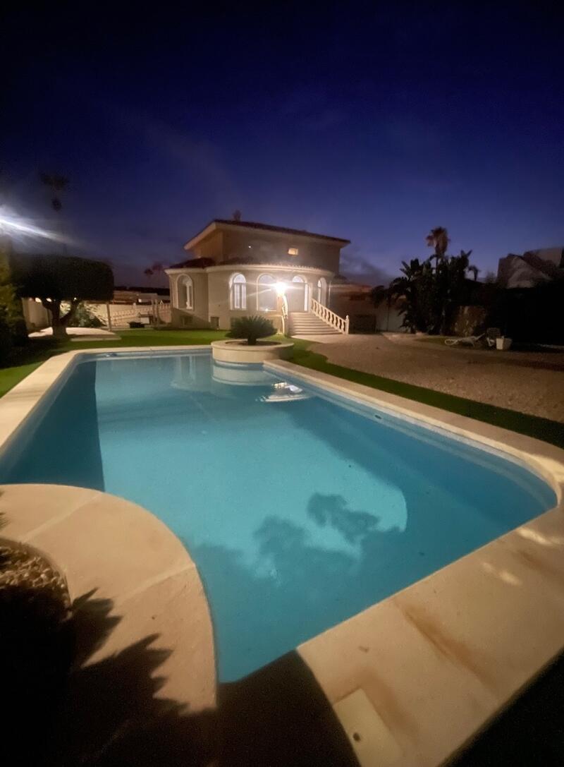 5 soverom Villa til salgs