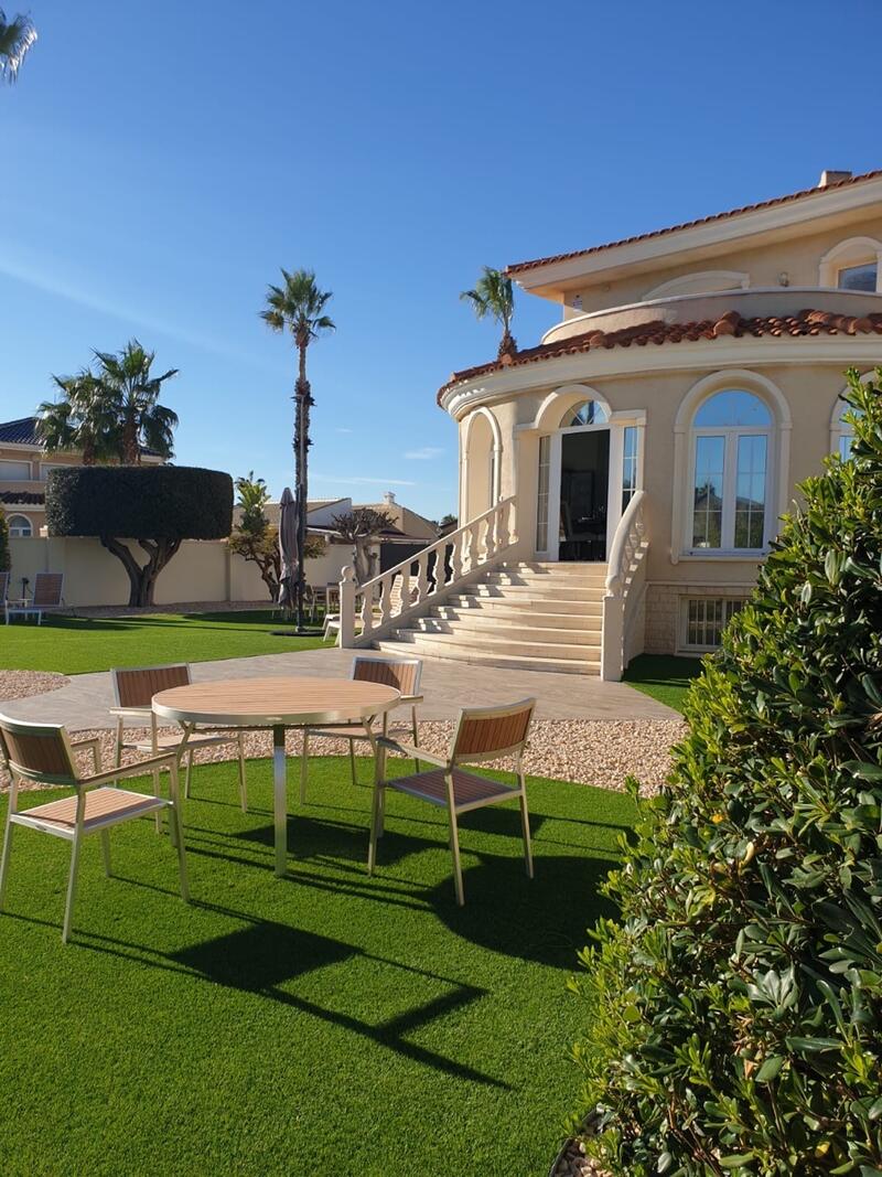 5 soverom Villa til salgs