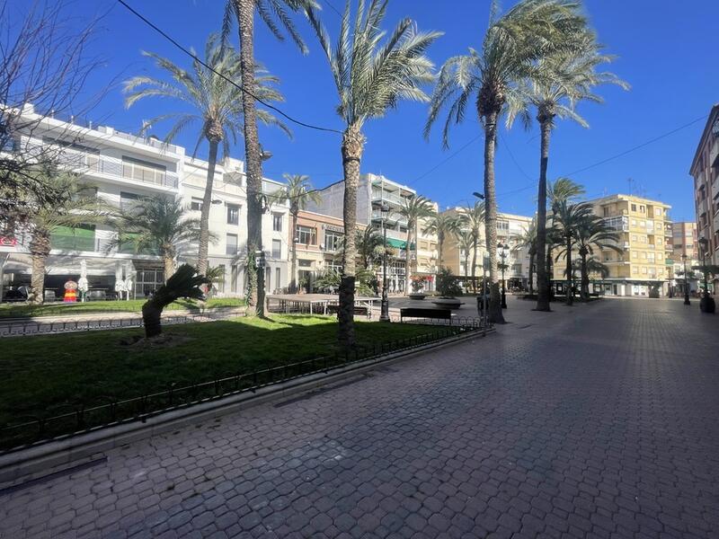 4 bedroom Apartment for sale