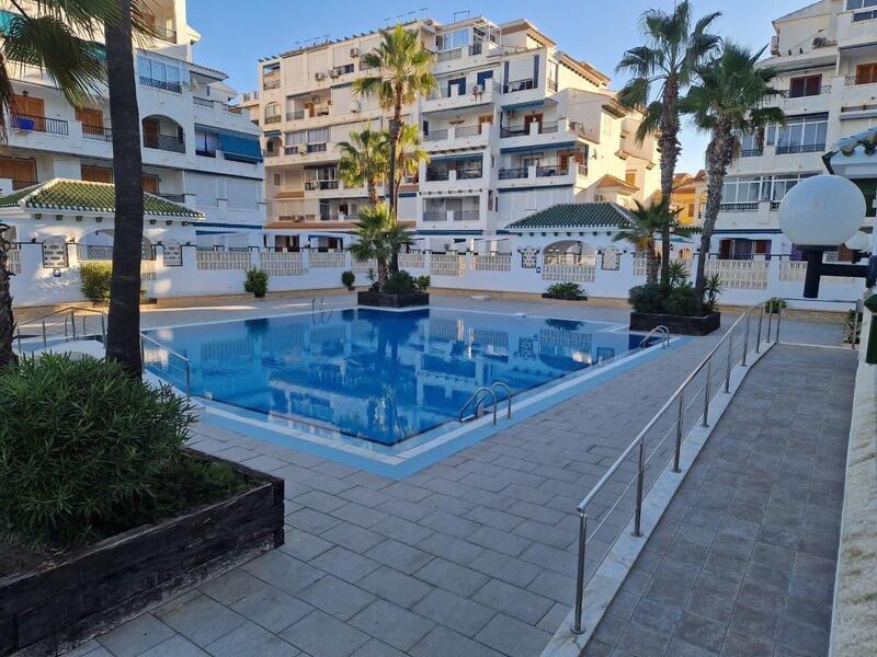 квартира продается в Torrevieja, Alicante