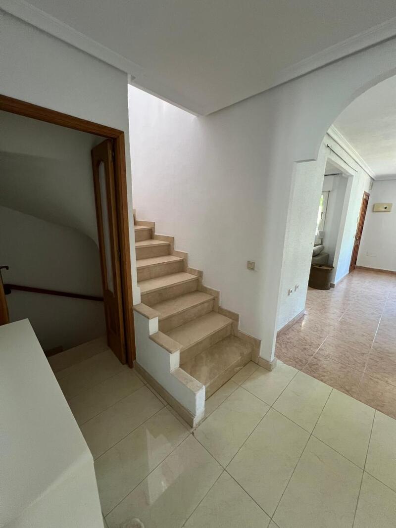 4 bedroom Townhouse for sale