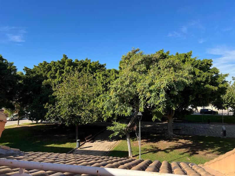 4 bedroom Townhouse for sale