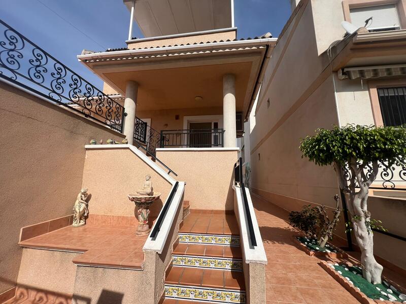 Villa for sale in Formentera del Segura, Alicante