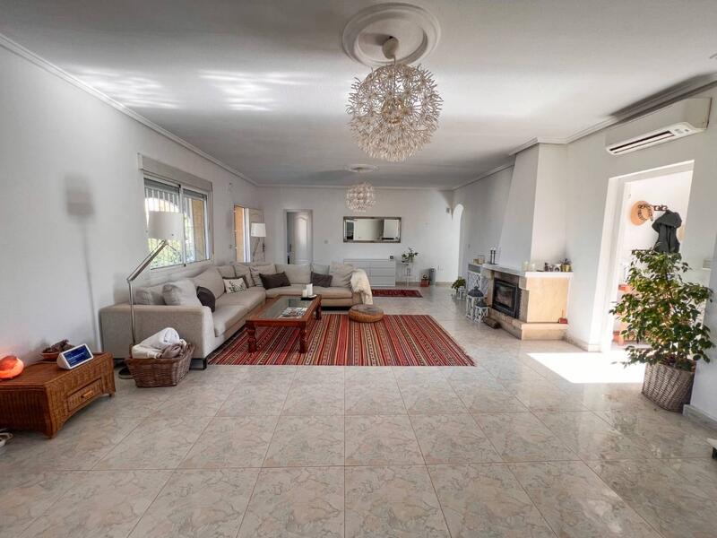 4 bedroom Villa for sale