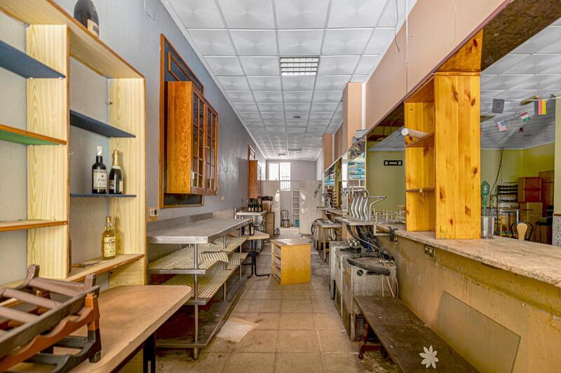 Kommersiella fastigheter till salu