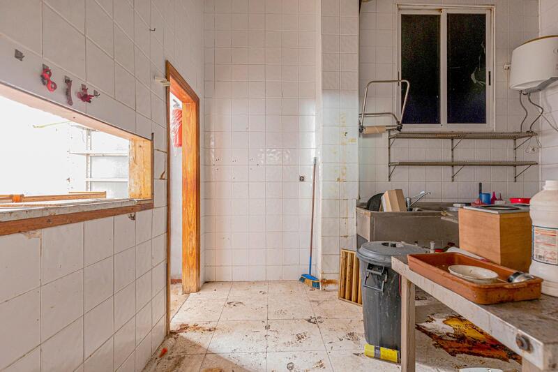 Kommersiella fastigheter till salu