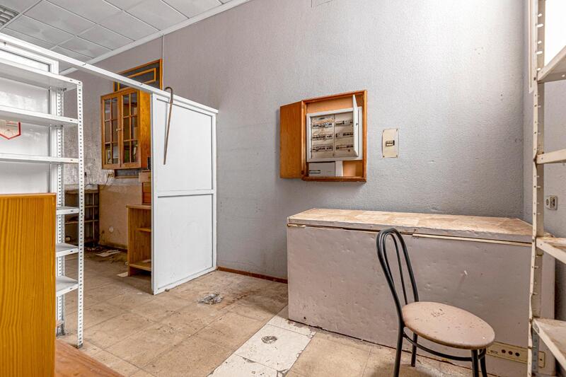 Kommersiella fastigheter till salu