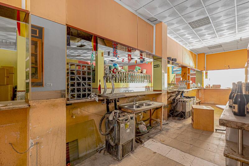 Kommersiella fastigheter till salu