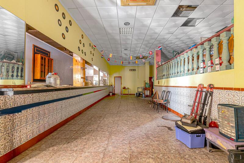 Kommersiella fastigheter till salu