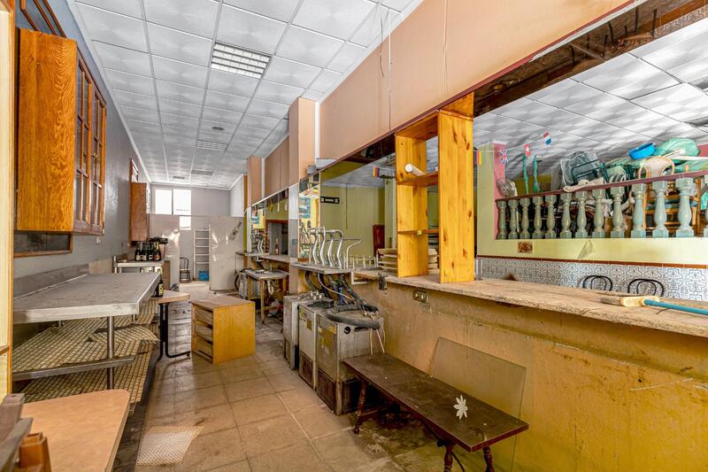 Kommersiella fastigheter till salu