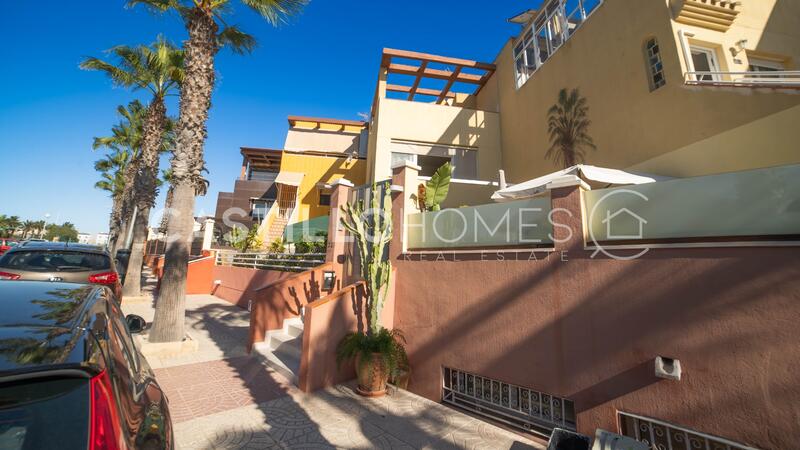 4 bedroom Townhouse for sale