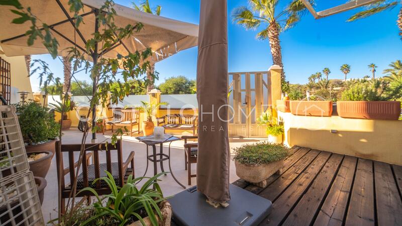 4 bedroom Townhouse for sale