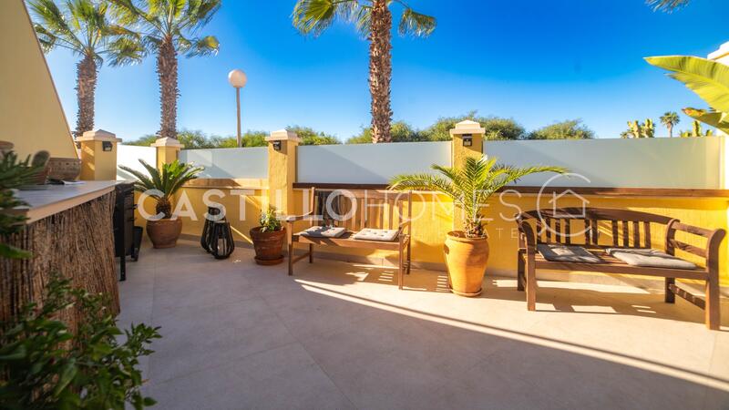 4 bedroom Townhouse for sale