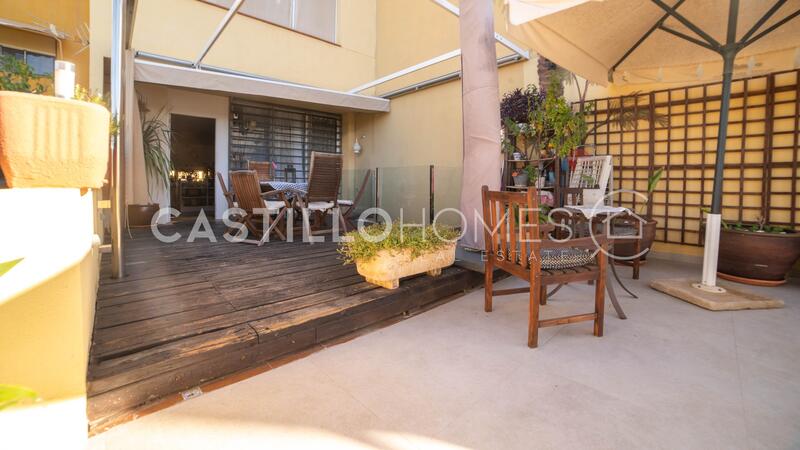 4 bedroom Townhouse for sale