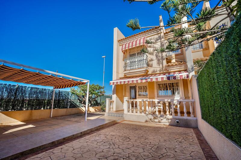 Villa à vendre dans Guardamar del Segura, Alicante