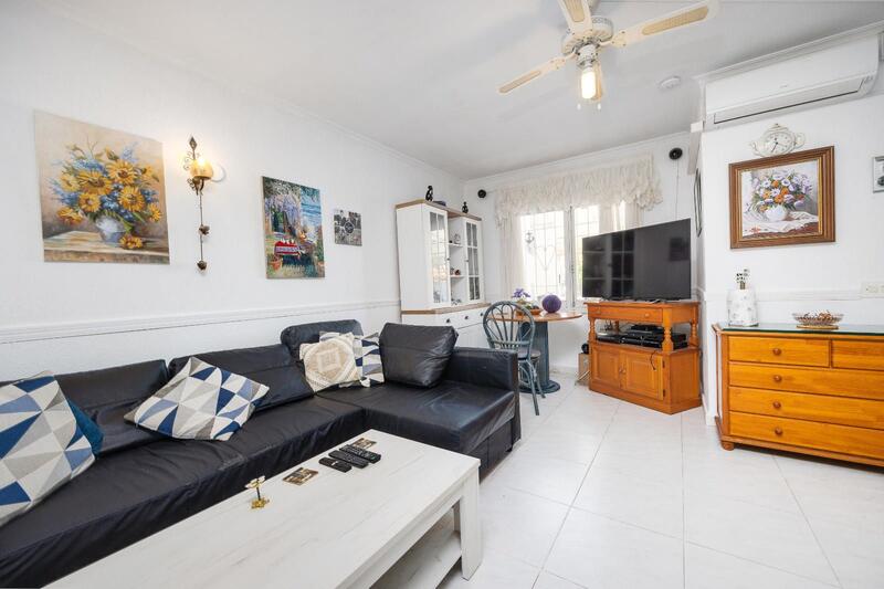 2 bedroom Townhouse for sale