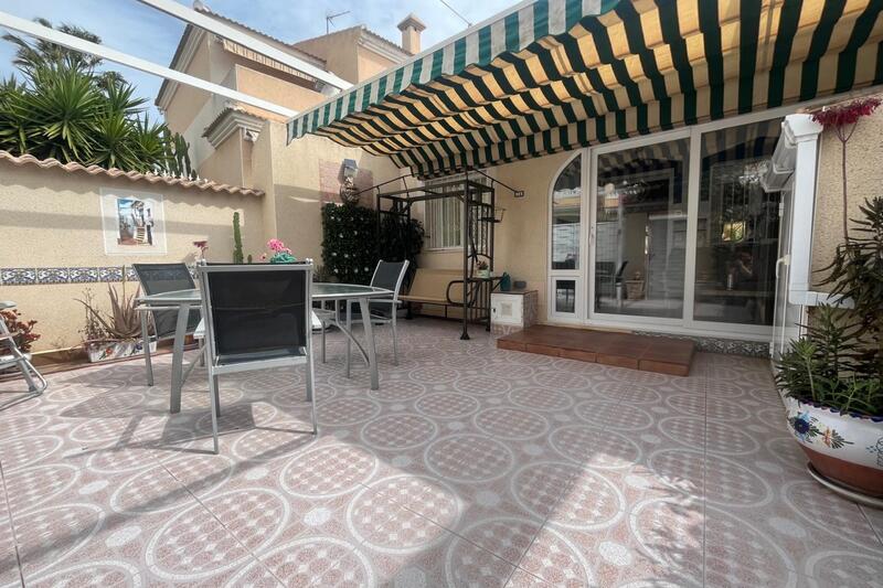 Villa for sale in Doña Pepa, Alicante