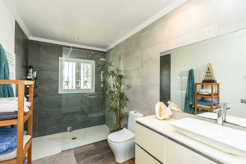 6 Cuarto Villa en venta