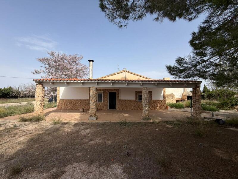 Villa en venta en Yecla, Murcia