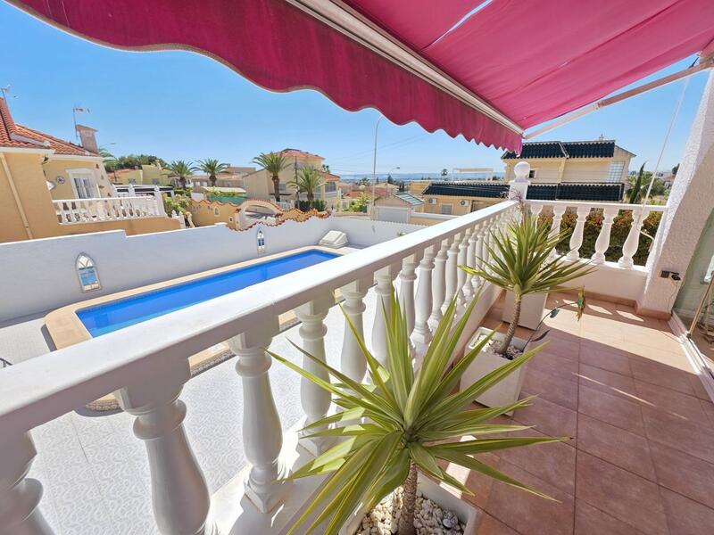 4 спальная комната вилла продается