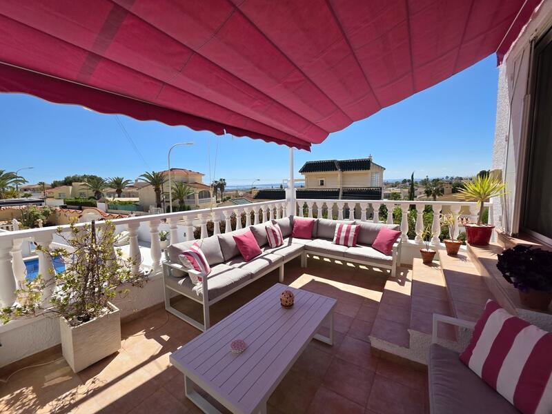 4 спальная комната вилла продается