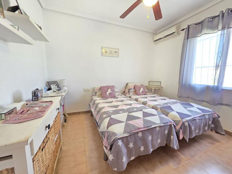 4 спальная комната вилла продается