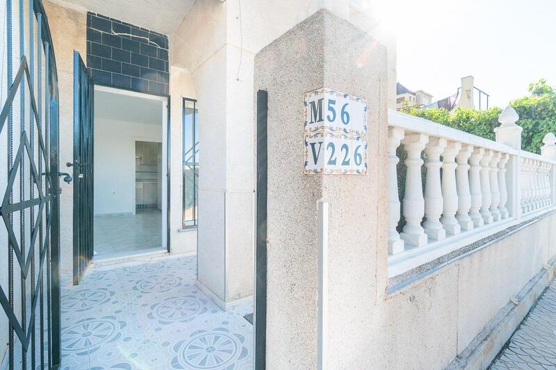 2 bedroom Townhouse for sale