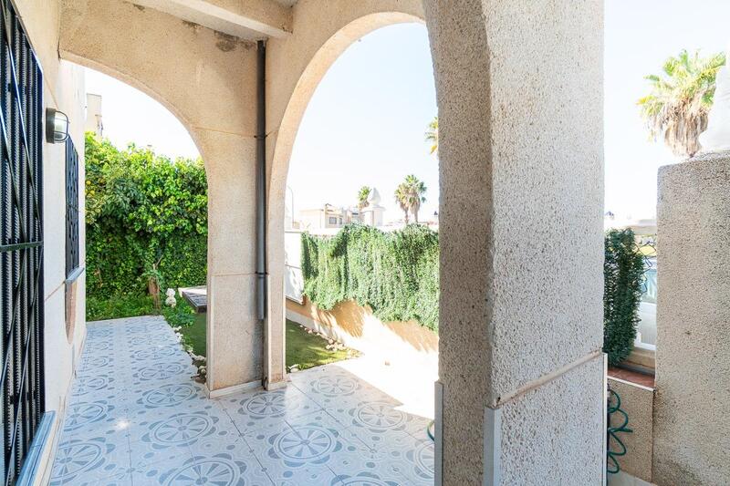 2 bedroom Townhouse for sale