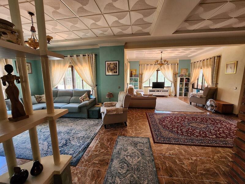 10 Cuarto Casa de Campo en venta