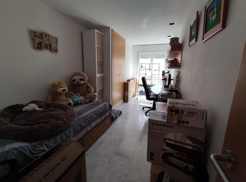 3 bedroom Apartment for sale