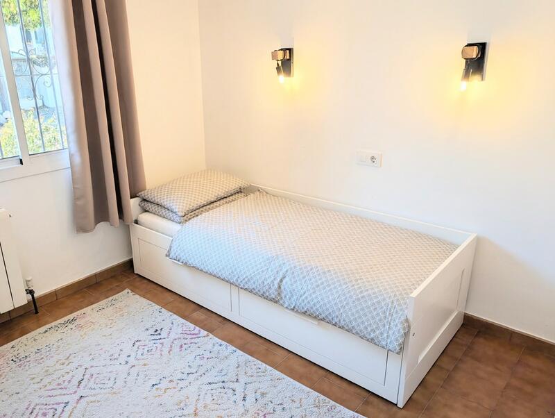 2 bedroom Townhouse for sale