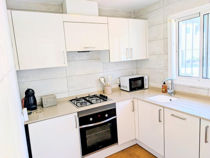 2 bedroom Townhouse for sale