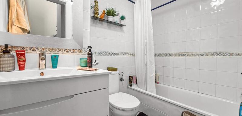 2 bedroom Townhouse for sale