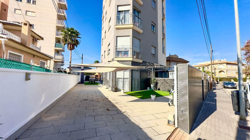 Villa zu verkaufen in Torrevieja, Alicante