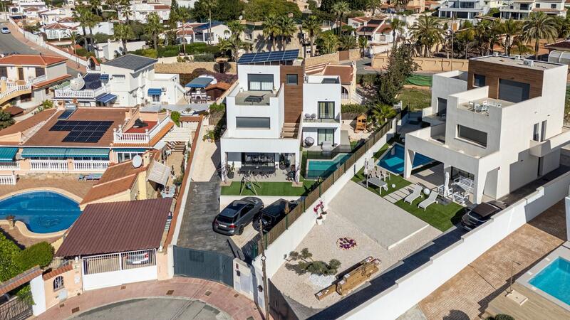4 спальная комната вилла продается