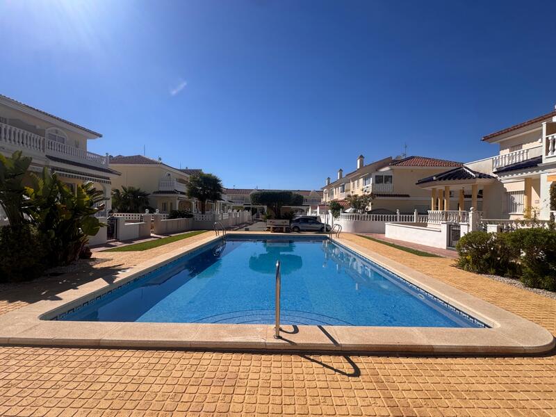 3 soveværelse Byhus til salg