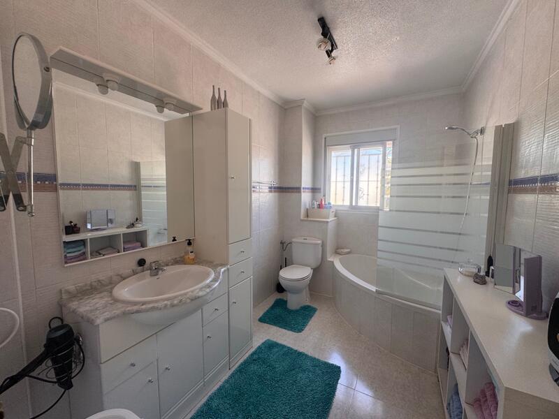 3 soveværelse Byhus til salg