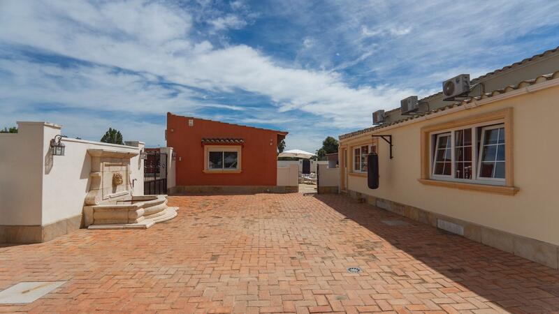 6 soveværelse Villa til salg