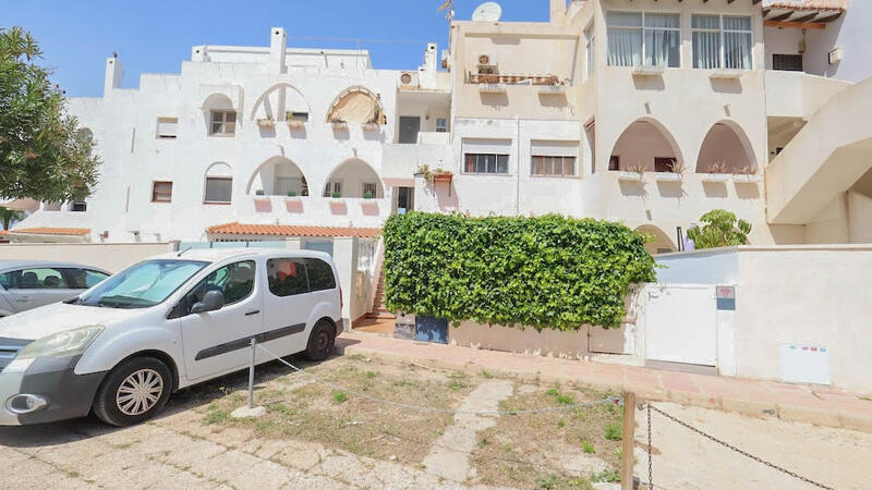 2 Cuarto Villa en venta