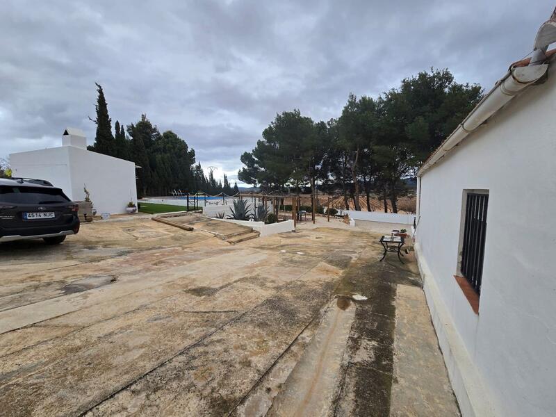 4 chambre Auberge à vendre