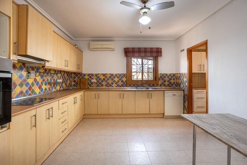 5 bedroom Villa for sale