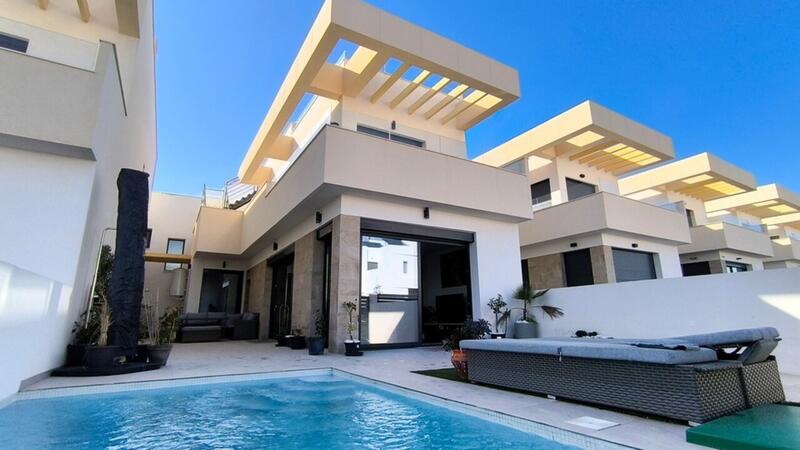 Villa till salu i La Herrada, Alicante