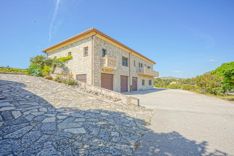 4 bedroom Villa for sale