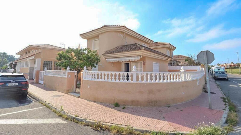 3 Cuarto Villa en venta