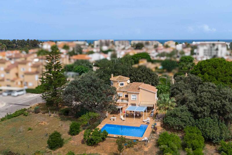Villa en venta en Denia, Alicante