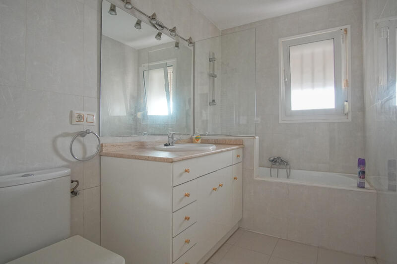 3 bedroom Apartment for sale