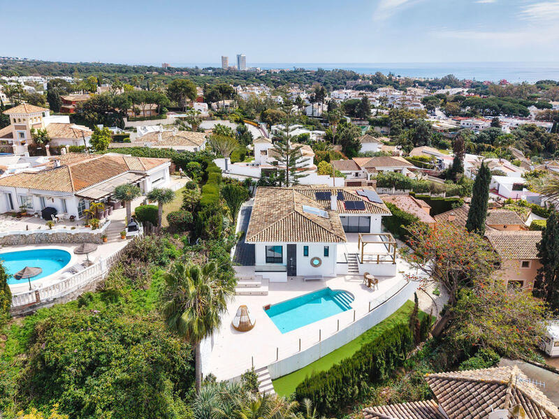Villa à vendre dans Elviria, Málaga